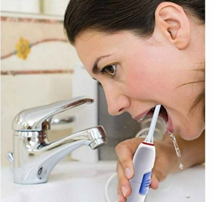 أداة تنظيف ما بين الأسنان لنظافة فائقة أبيض/أزرق